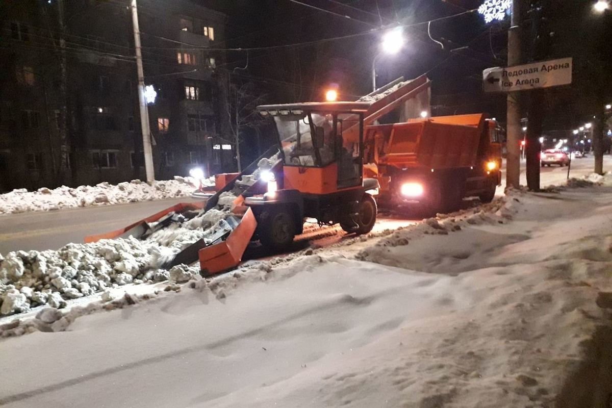 Костромские коммунальщики напрягают все силы в борьбе с последствиями снегопада