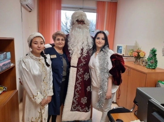 В Калмыкии Дед Мороз и Снегурочка попали в больницу