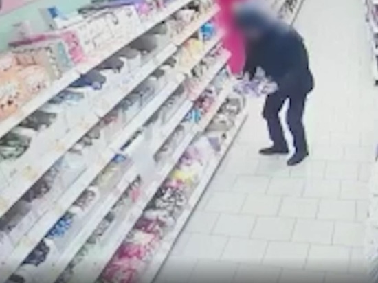 Разыскиваемый серийный вор похитил сладости в кузбасском магазине