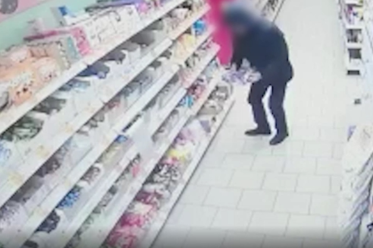 Воровство конфет