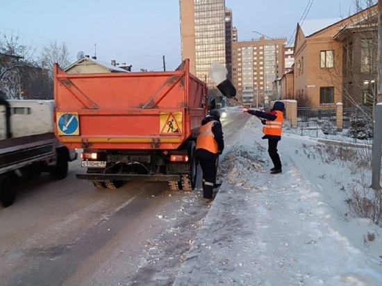 В Улан-Удэ 53 единицы спецтехники очищают улицы от снега