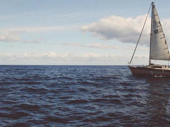 Моряки нашли в Бермудском треугольнике яхту без людей на борту