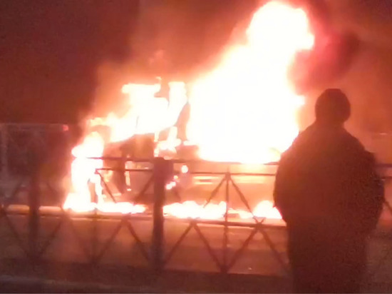 Автомобиль сгорел после ДТП на федеральной трассе в Чите
