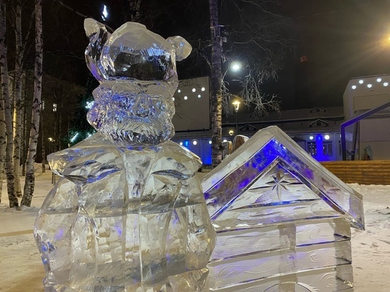 В «Белом сквере» Архангельска вырос ледовый городок со сказочными героями