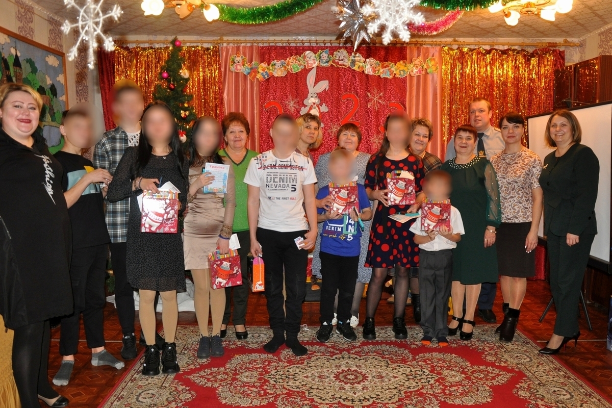 Сотрудники костромского УФСИН поздравили своих подшефных с Новым годом