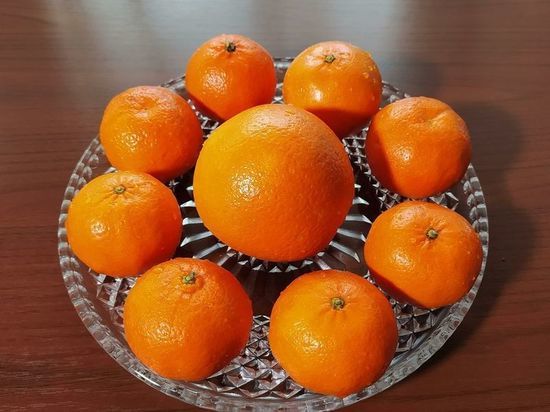 Врач Денисова рассказала об опасности употребления мандаринов после еды