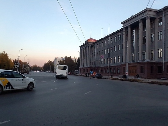 В Омске задержали мужчину, поджигавшего автомобили с символикой СВО