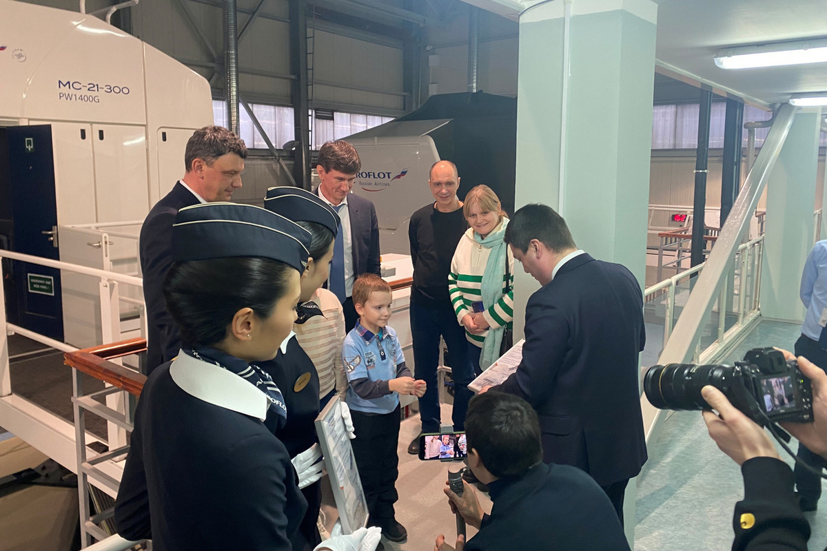 Аэрофлот исполнил новогоднее желание юного любителя самолетов из ...