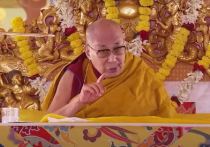 Во время участия в конференции в одном из храмов Таиланда Далай-Ламе XIV привиделся Будда Шакьямуни, который преподнес ему шоколадку из подношений