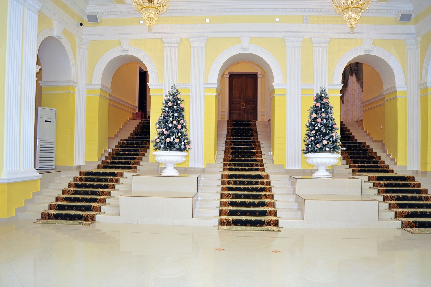 золотой зал дворец торжеств рязань