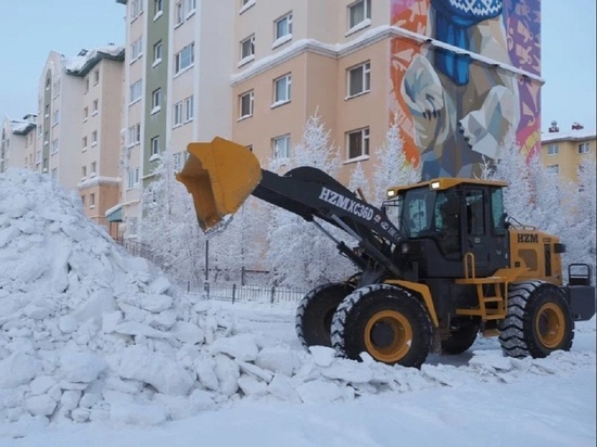 Чистоту на дорогах Ямала в новогодние праздники будут наводить 650 спецмашин