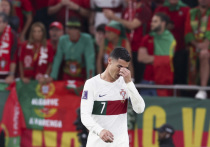 Саудовский клуб «Аль-Наср» официально объявил о подписании португальского нападающего Криштиану Роналду в качестве свободного агента. Зарплата КриРо, конечно, будет баснословной, но будущего как у футболиста у него нет — и это общее мнение всего футбольного мира. Это конец Роналду, грустный его конец.