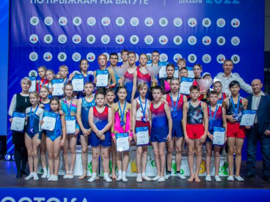 Батутисты Южно-Сахалинска завоевали семь медалей всероссийских соревнований