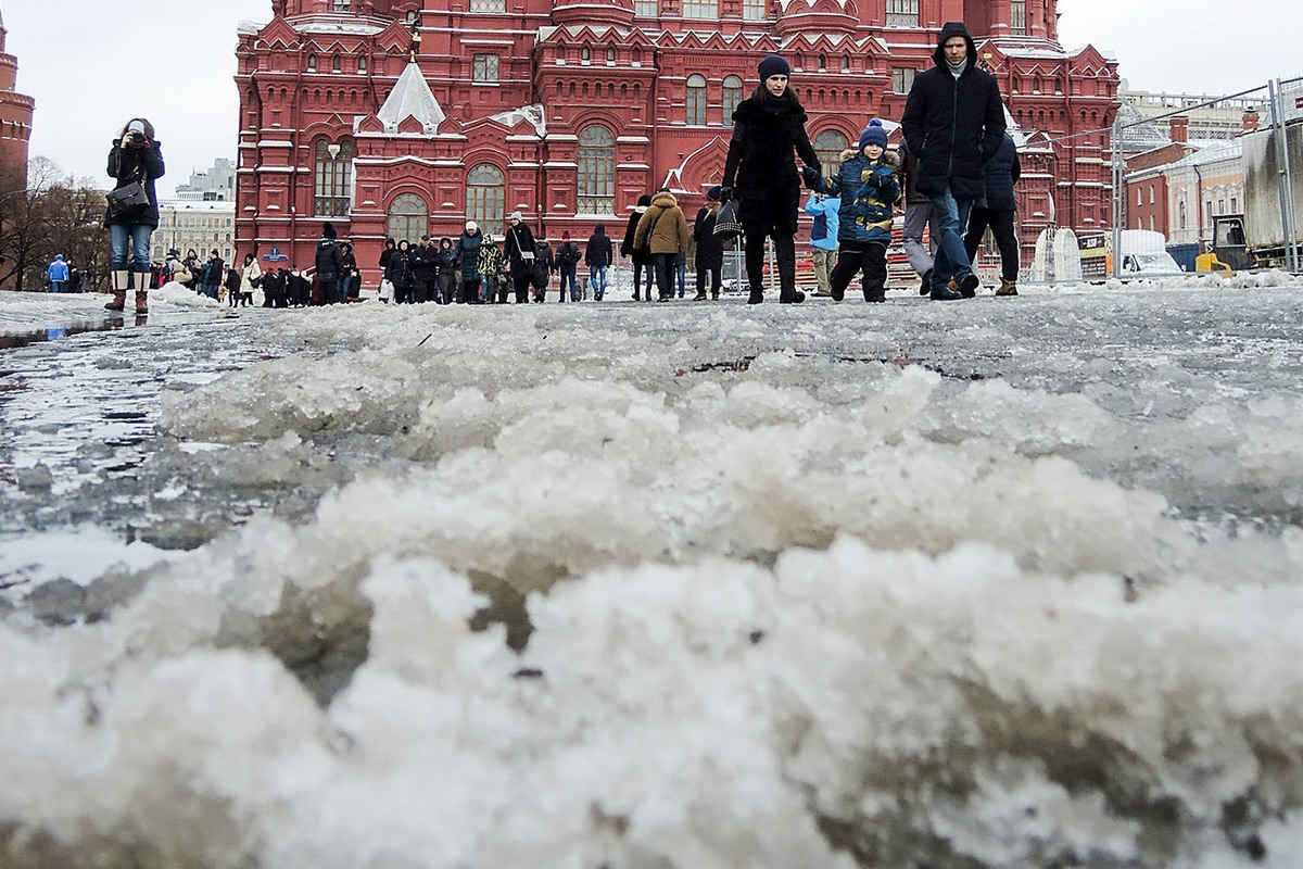 Ветер в москве сегодня когда закончится. Дождь в Москве. Центр Москвы сейчас. Москва дождь зимой. Погода в Москве.