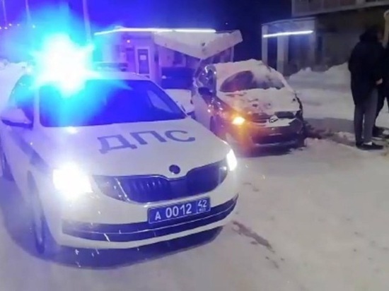 Полицейские Кузбасса прокомментировали инцидент с разрушенным остановочным павильоном
