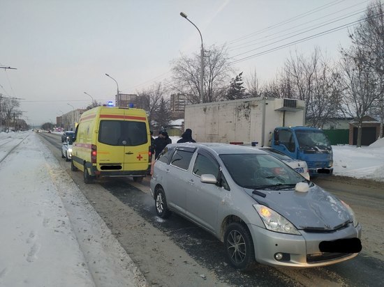 Водитель Тoyota Wish насмерть сбил 69-летнюю женщину в Новосибирске