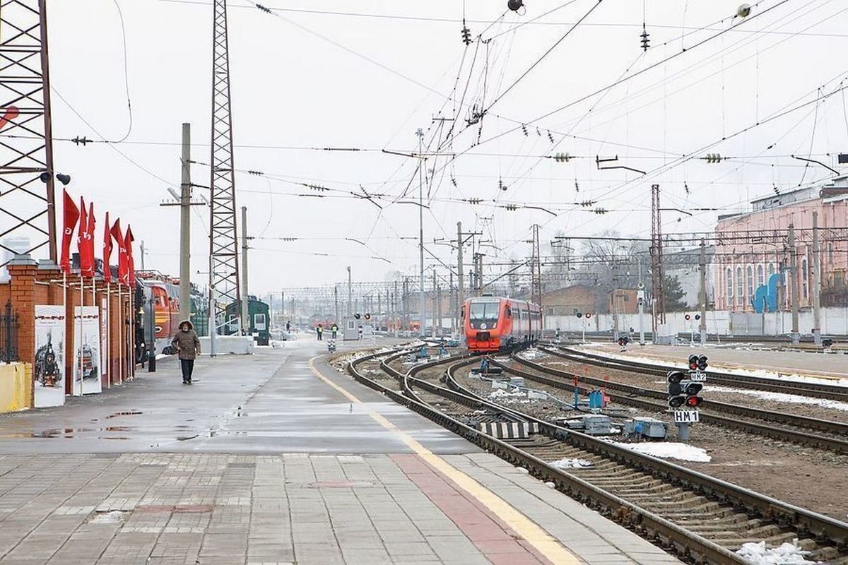 Курск воронеж купить. Воронеж-Курск ЖД вокзал. Воронеж Курск вокзал. Железнодорожная инфраструктура Воронеж - Курск. Электричка Курск Воронеж.