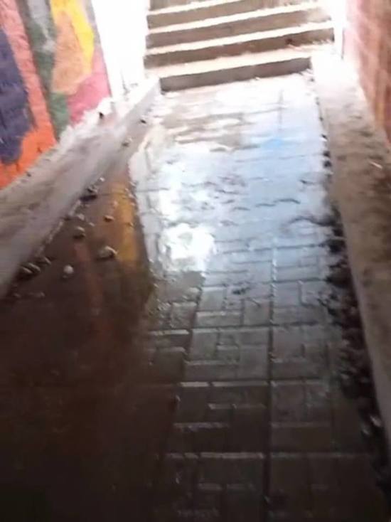 Жители Махачкалы жалуются на затопленные улицы