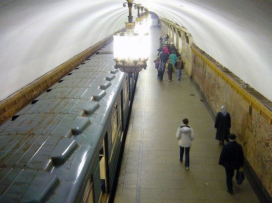 Кольцевая линия метро Москвы будет работать в одну сторону до 7 января