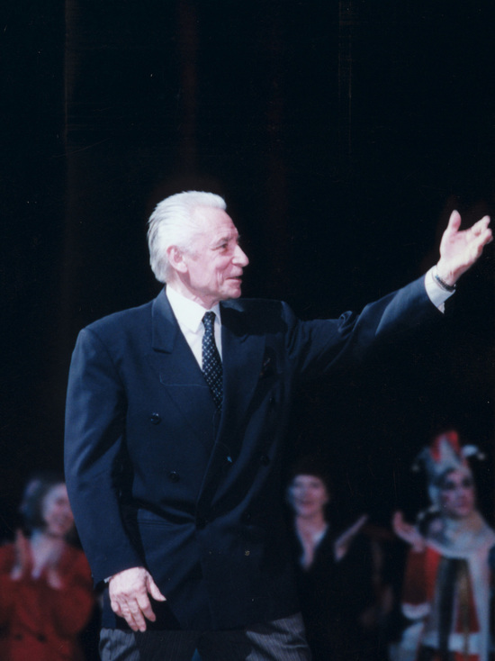 Путин поздравил хореографа Григоровича с днем рождения