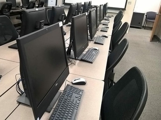 Толстыкина: в школах ДНР оборудованы более 130 компьютерных классов