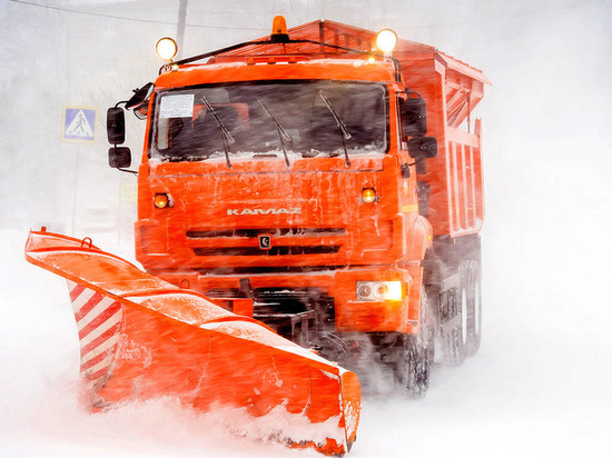 В Кирове из-за снегопада затруднен вывоз отходов с контейнерных площадок