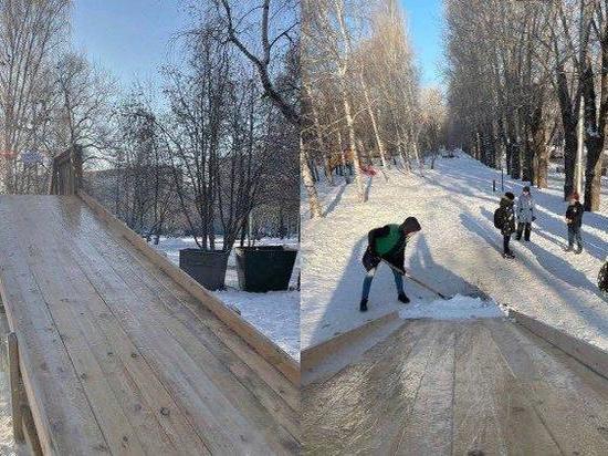 В Новосибирске из сквера в микрорайоне Аэропорт украли деревянную горку