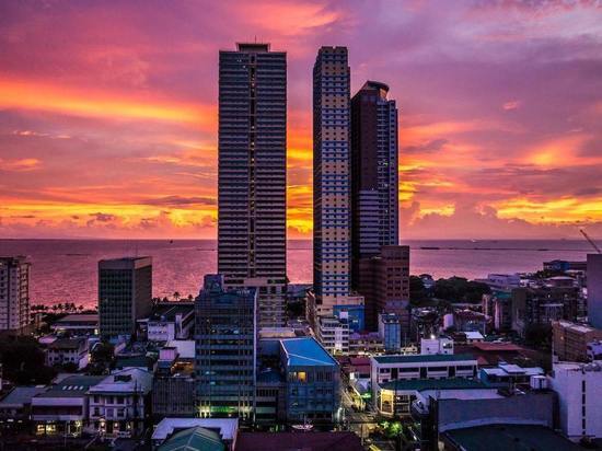 «Убытки для туризма и бизнеса ужасны»: путешественники застряли в аэропорту Манилы