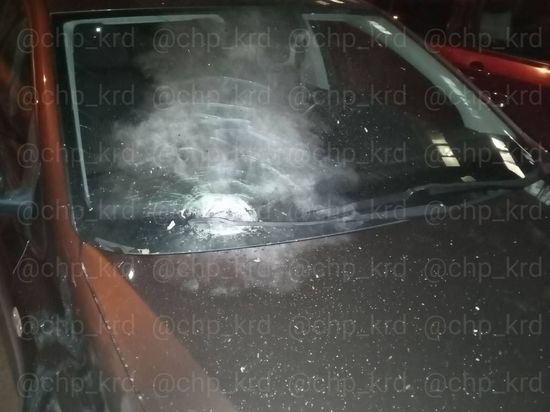 Автомобиль в Сочи пострадал от петарды