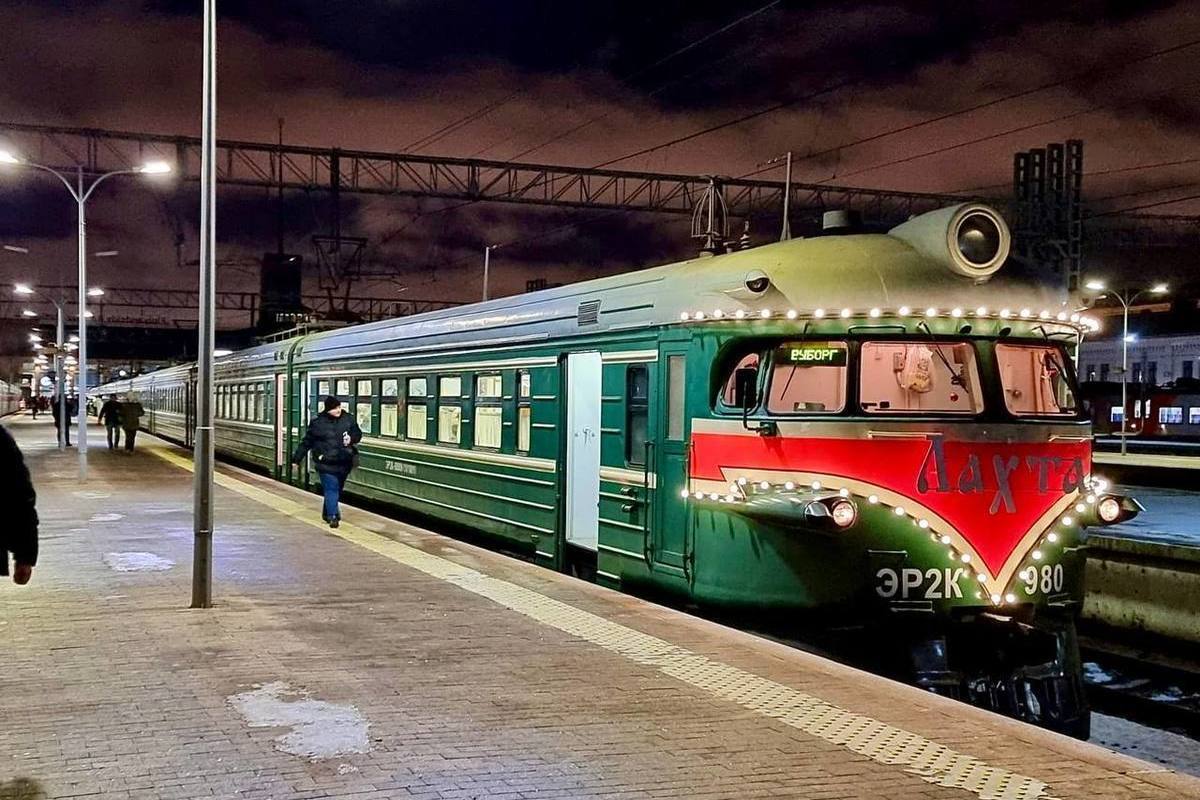 поезда из петербурга в москву