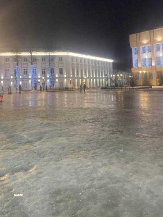 Ярославские улицы покрылись образцовым льдом
