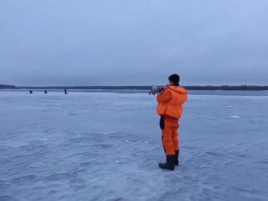 Спасатели вышли на поиски любителей зимней рыбалки на озеро Отрадное