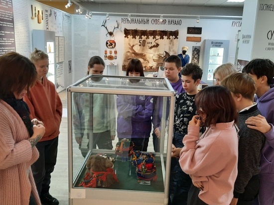 Юные краеведы из Тельвиски посетили выставку в Нарьян-Маре