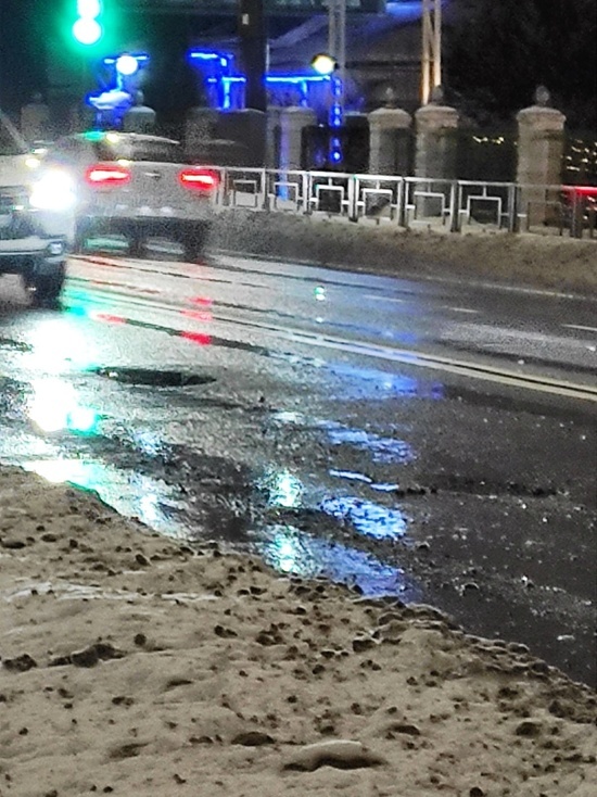 В Твери вместе со снегом опять сошел асфальт