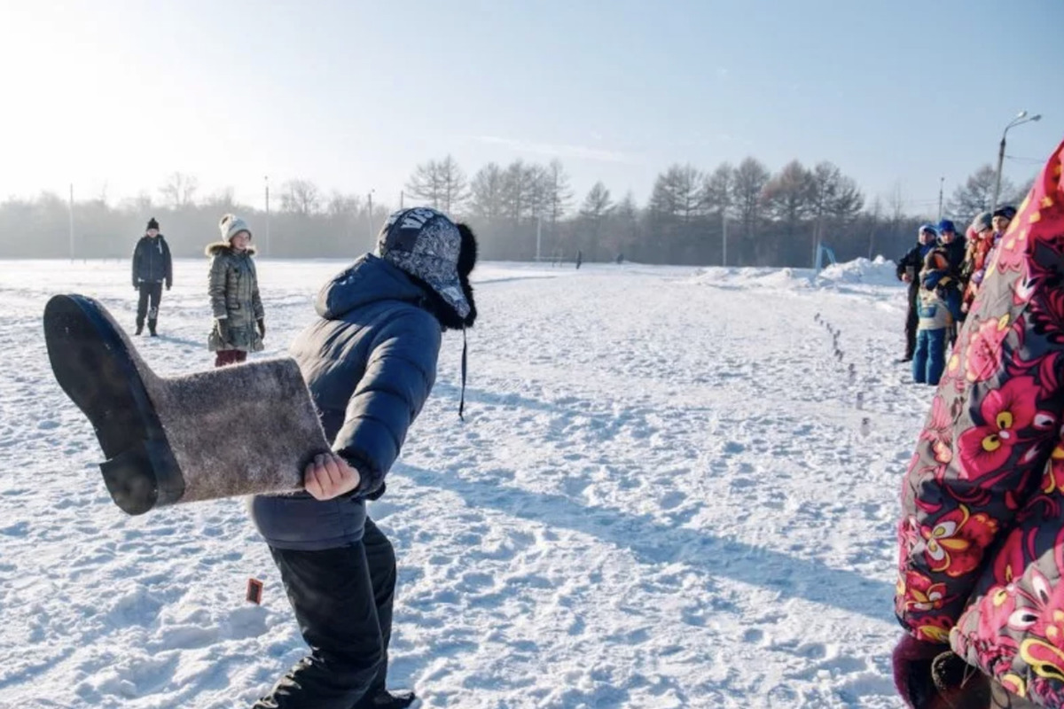 Сегодня в Костроме будут метать валенки и танцевать на снегу