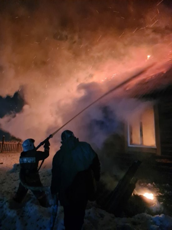 В селе Овгорт мужчина погиб при пожаре в частном доме