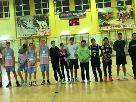 Команда «Ветераны» стала лучшей на новогоднем турнире по баскетболу в Невельске