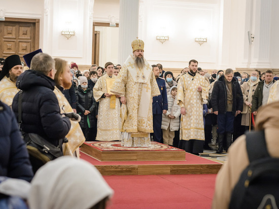 Пензенцев приглашают на Рождественские богослужения в Спасский собор