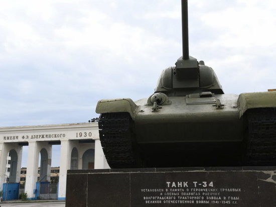 На севере Волгограда провели реставрацию еще двух военных мемориалов