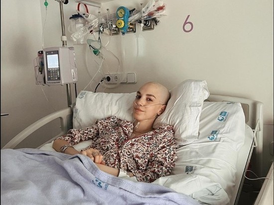 20-летняя блогерша Елена Уэльва умерла от рака, оставив трогательное послание