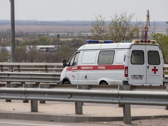 На трассе в Ростовской области девочка-подросток погибла в ДТП с грузовиком