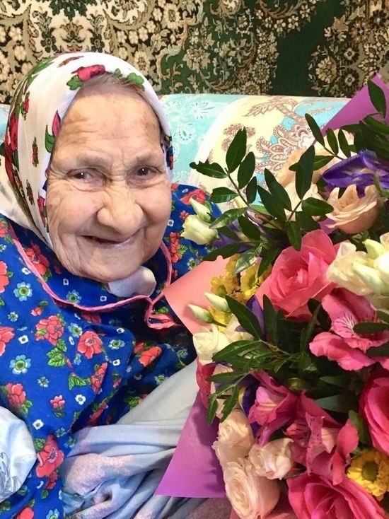 В Муравленко со 101-летием поздравляют ветерана ВОВ