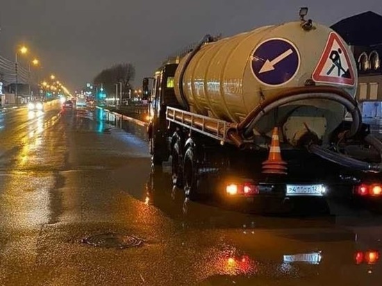 На улицы Краснодара вышла водооткачивающая техника