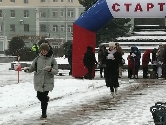 Жители Пензы прошли электронный лабиринт на площади Ленина