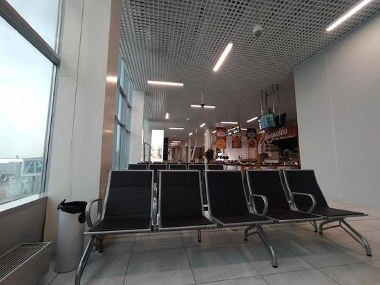 Пассажиры из самолета с треснувшим стеклом улетели из Новосибирска в Таиланд