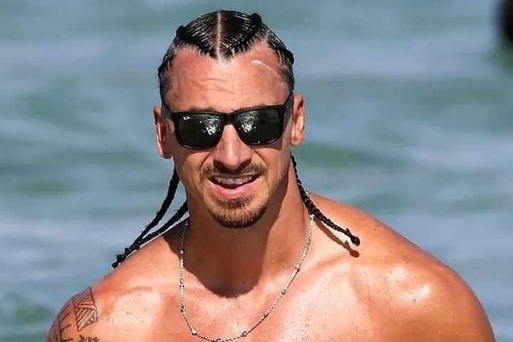 Zlatan Ibrahimovic posted beach photos with a new hairstyle