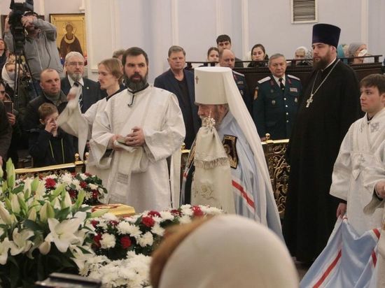 Омский митрополит отслужит праздничную литургию в Христорождественском соборе