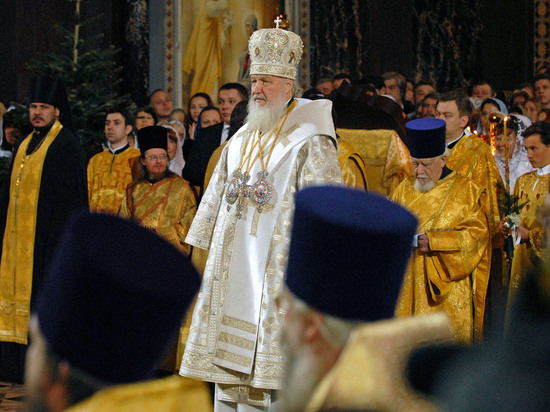 Патриарх Кирилл призвал молиться за клириков и прихожан УПЦ, которых прогоняют из Киево-Печерской лавры