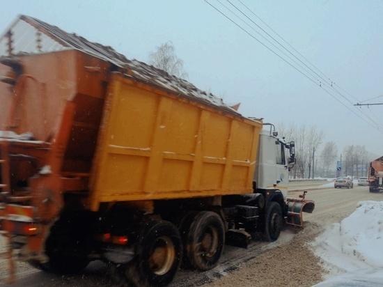 За сутки в Иванове на обработку тротуаров израсходовали 32,9 тонны песко-соляной смеси