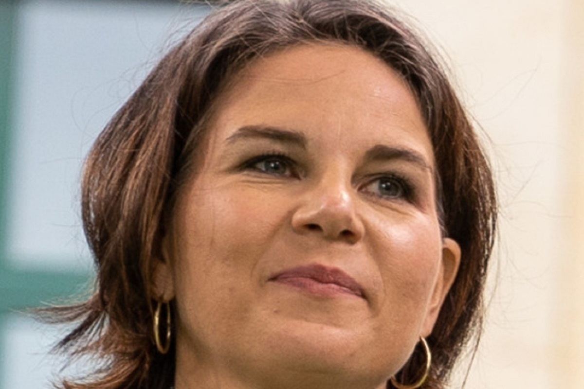 Анналена бербок сейчас. Анналена бербок сейчас. Министр мид фрг бербок. Глава мид фрг анналена бербок. Анналена бербок сейчас.